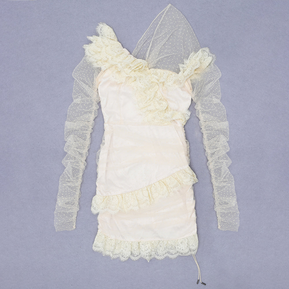 Mini robe asymétrique à volants et épaules dénudées PP19409